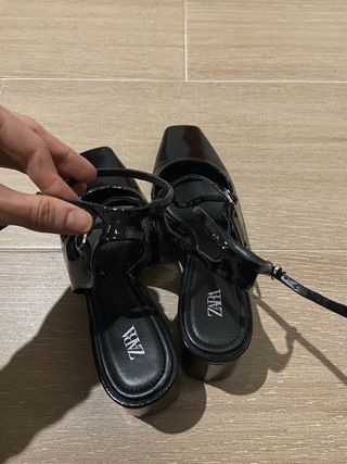 Zapatos Zara tacón negros charol