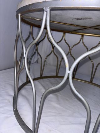 Mesa baja redonda mármol y metal