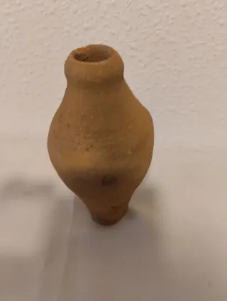 Botija de barro antigua