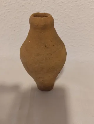 Botija de barro antigua