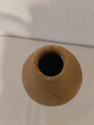 Botija de barro antigua