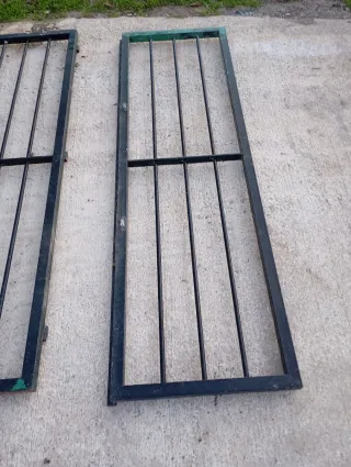 Conjunto puertas metálicas exterior ( 60*200)