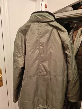 Parka Apart ,color verde oliva