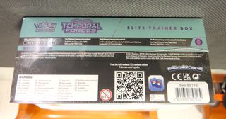 Pokémon Temporal Forces Elite Trainer Box Inglés