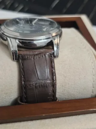 Reloj Quantieme Marrón y Plateado