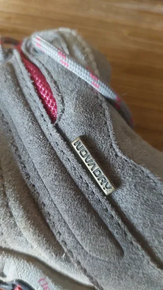 Zapatillas trekking senderismo grises y rosas