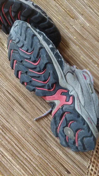 Zapatillas trekking senderismo grises y rosas