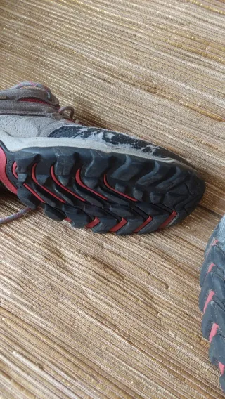 Zapatillas trekking senderismo grises y rosas