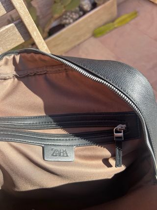 Mochila negra Zara