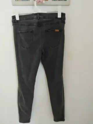 Jean Gris Marengo Massimo Dutti con Rotos