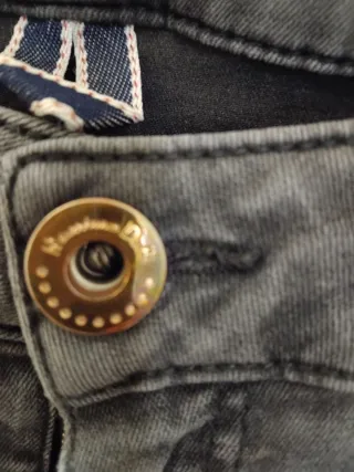 Jean Gris Marengo Massimo Dutti con Rotos