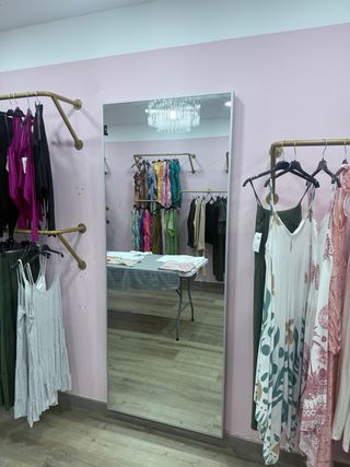 LIQUIDACION MUEBLES TIENDA ROPA