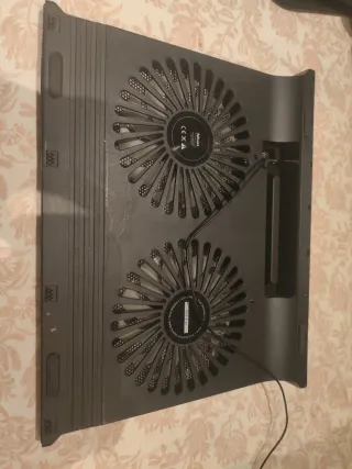 Base Refrigerante Trust Portátil dos ventiladores