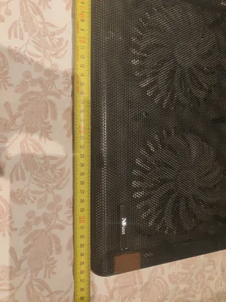 Base Refrigerante Trust Portátil dos ventiladores