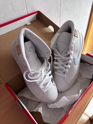 Zapatillas Nike Botín Blancas y Azules