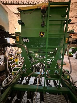 Sembradora John Deere 750A