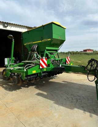 Sembradora John Deere 750A
