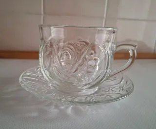 TAZAS CON PLATO VINTAGE CRISTAL MOLDADO