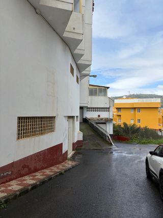 Plaza de garaje en edificio comunitario en casco