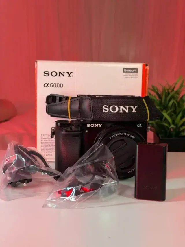 SEMINUEVA Sony a6000 + Lente 16-50mm