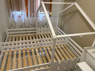 Cama Casita Gemelar Sin Usar ,con colchones y almo