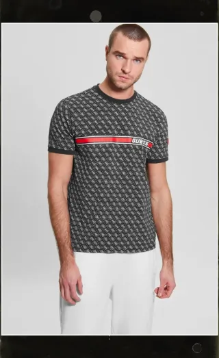 Camiseta Guess Negra con Raya Roja