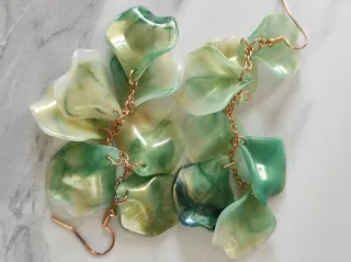 Orecchini lunghi petali verde acquamarina