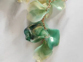 Orecchini lunghi petali verde acquamarina