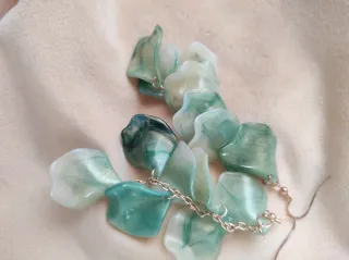 Orecchini lunghi petali verde acquamarina