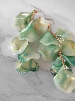 Orecchini lunghi petali verde acquamarina