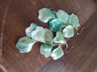 Orecchini lunghi petali verde acquamarina