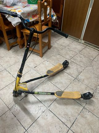 Patinete 3 ruedas amarillo y negro