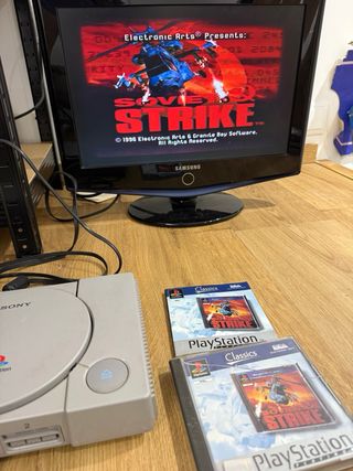 Consola PS1 con 2 mandos y juegos