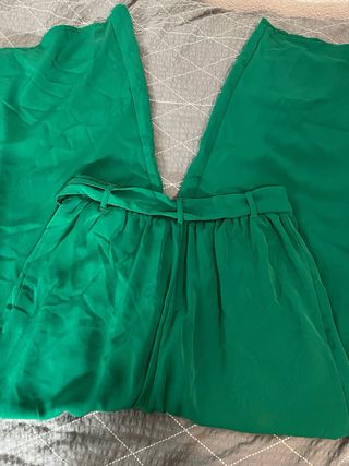 Pantalón verde fluido Stradivarius Talla S