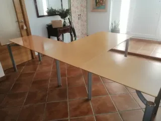 Mesa de oficina madera y metal