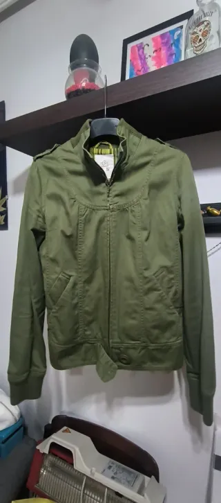 Chaqueta verde militar