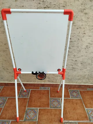 Pizarra infantil con tizas