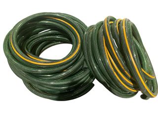 2 Rolos de mangueira jardim.