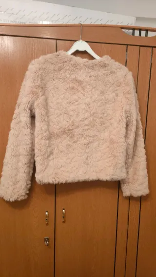 Chaqueta pelo sintético.