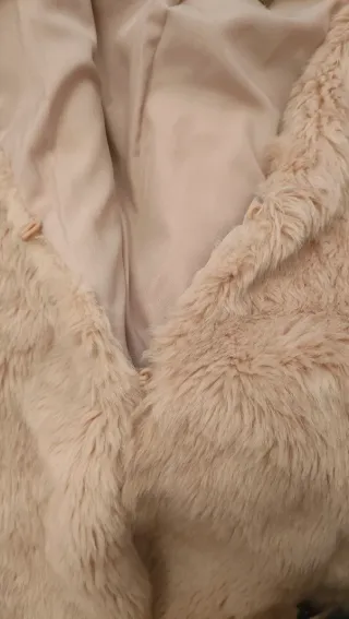 Chaqueta pelo sintético.