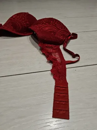 Sujetador encaje rojo relleno 90B