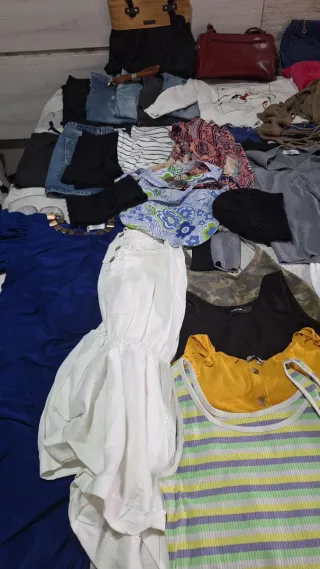 Lote Ropa Mujer Talla S + sandalias blancas