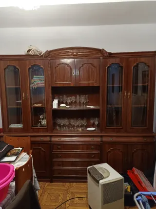 Mueble vitrina madera vintage