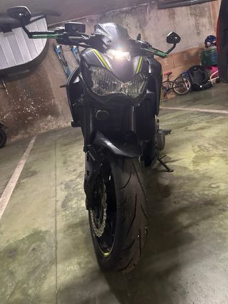 Kawasaki Z900 Negra y Verde