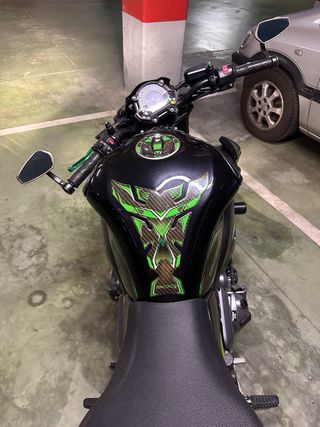 Kawasaki Z900 Negra y Verde