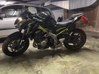 Kawasaki Z900 Negra y Verde