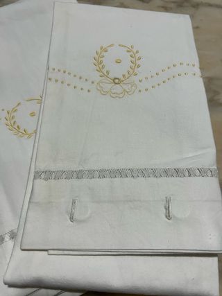 Set lenzuolo matrimoniale 2 federe ricamati a mano