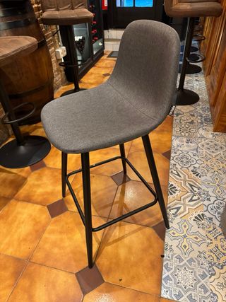 Taburete de bar gris tela y metal