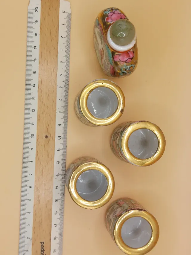 Porcelana famille rose Macao snuff bottle y botes
