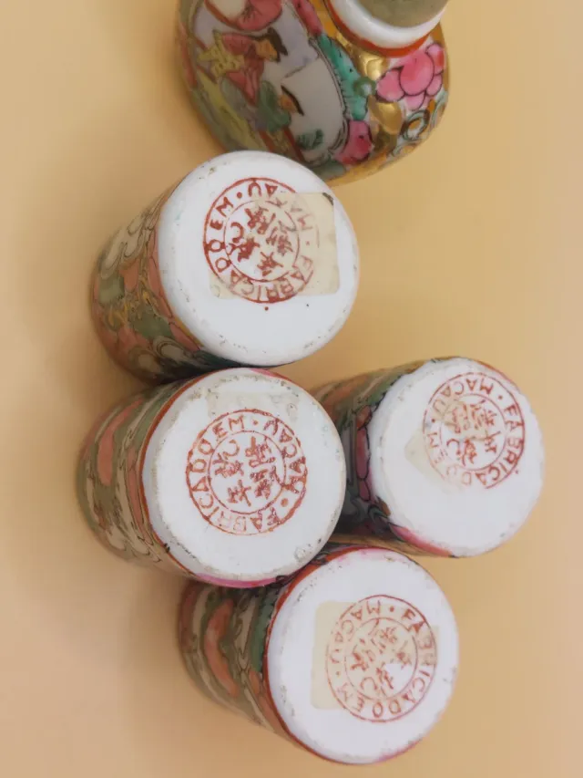 Porcelana famille rose Macao snuff bottle y botes